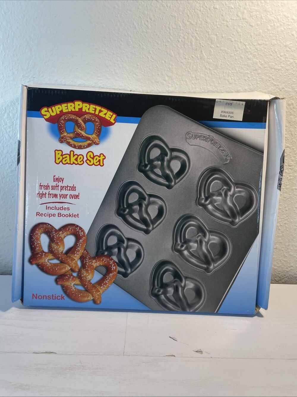 Super Pretzel Bake Set New In Box Includes Recipe Book